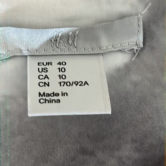 H&M Gray Floral Print Satin Dress Womans Size 10 Pockets Office Dressy Cocktail - Picture 4 of 10